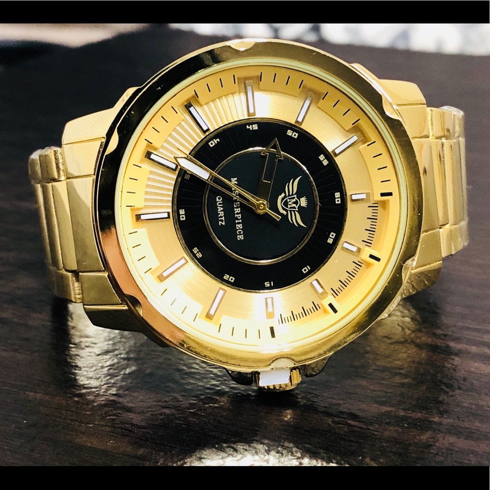 🔥NWT🔥Luxurious Gold Tone Round Watch For Men